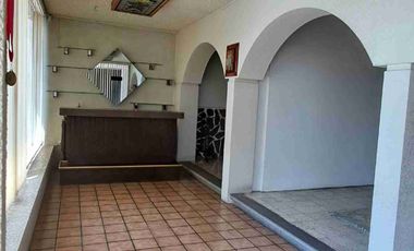SE VENDE hermosa y amplia casa en avenida 1