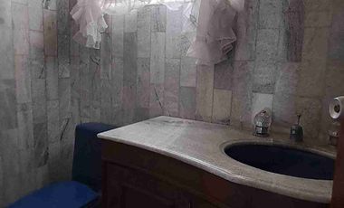SE VENDE hermosa y amplia casa en avenida 1