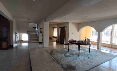 SE VENDE hermosa y amplia casa en avenida 1