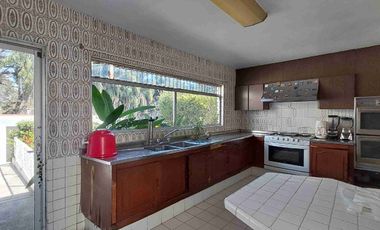 SE VENDE hermosa y amplia casa en avenida 1