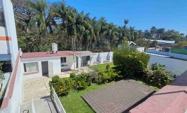 SE VENDE hermosa y amplia casa en avenida 1