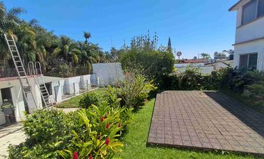 SE VENDE hermosa y amplia casa en avenida 1
