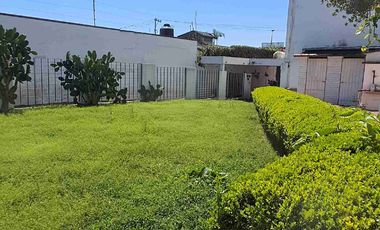 SE VENDE hermosa y amplia casa en avenida 1