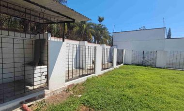 SE VENDE hermosa y amplia casa en avenida 1