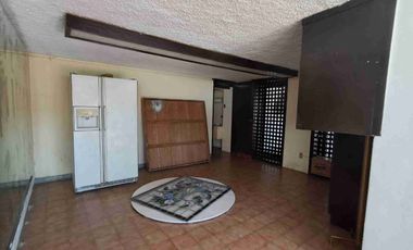 SE VENDE hermosa y amplia casa en avenida 1