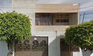 CASA EN VENTA EN ZONA DE ORO, CELAYA, GUANAJUATO