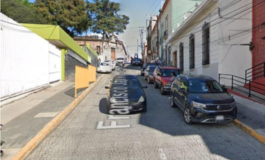 CASA CON EXCELENTE DISTRIBUCION EN REMATE PARA VIVIR O RENTAR FLUJO CAPITAL PARA TUS GANANCIAS AGENDA!