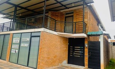 Casa 3 Dormitorios Renta en Urb. Yasuní Machala