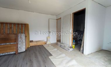 Leon Propiedades vende parcela con casa ubicada condominio, en Curacaví.
