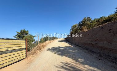 Leon Propiedades vende parcela con casa ubicada condominio, en Curacaví.