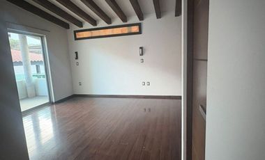 CASA EN RENTA EN CAMPO DE GOLF ALTOZANO