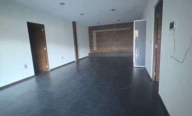 CASA EN RENTA EN CAMPO DE GOLF ALTOZANO