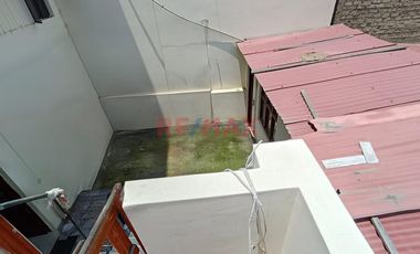 Se Alquila Casa + Estacionamiento En Esquina, A Una Cuadra De La Av. Pacífico, Nuevo Chimbote - S/2,800