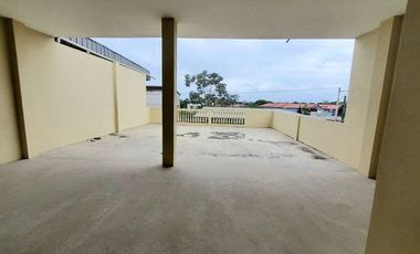 Departamento con Terraza en Renta, Pasaje.