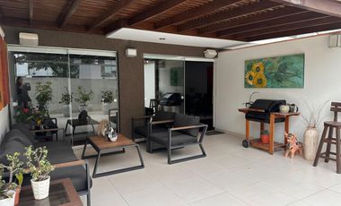 EXCLUSIVO FLAT EN VENTA EN CHACARILLA – 1ER PISO CON TERRAZAS Y 3 ESTACIONAMIENTOS