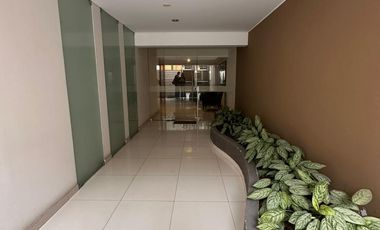 EXCLUSIVO FLAT EN VENTA EN CHACARILLA – 1ER PISO CON TERRAZAS Y 3 ESTACIONAMIENTOS