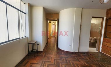 Departamento En Alquiler Para Empresa – Urb. California S/2500.00