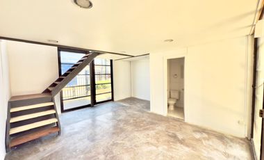 Se arrienda local comercial en Argomedo con Chacabuco, Curicó