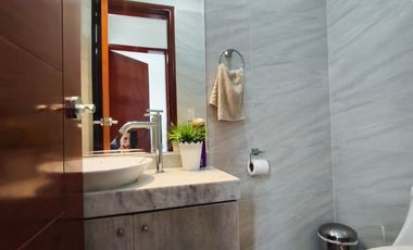 EN VENTA TRIPLEX 208M2 - 04 DORMITORIOS + JACUZZI + TERRAZA + 2 COCHERAS - SURCO