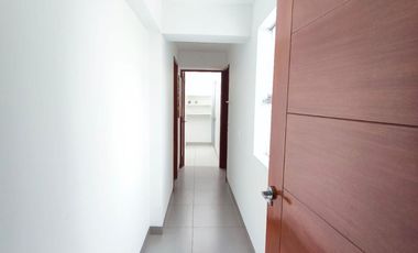 EN VENTA TRIPLEX 208M2 - 04 DORMITORIOS + JACUZZI + TERRAZA + 2 COCHERAS - SURCO