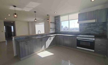 Renta Departamento en  Vía Atlixcayotl, Excelente Opción amplia con Ubicación Privilegiada
