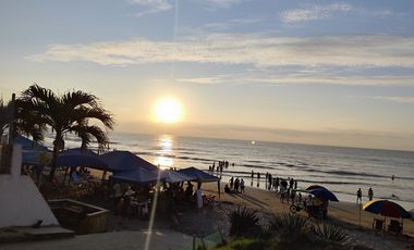🏢 OFERTA VENDO PENTHOUSE VISTA Y SALIDA AL MAR - DOS DORMITORIOS  - PISO 9 (Tonsupa – Club Resort Pacífico)