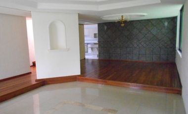 VENDO CASA EN PARQUES DE LA HERRADURA EN CONDOMINIO