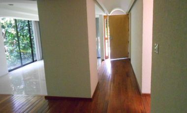 VENDO CASA EN PARQUES DE LA HERRADURA EN CONDOMINIO
