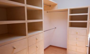 VENDO CASA EN PARQUES DE LA HERRADURA EN CONDOMINIO