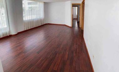 de renta departamento con balcón  150 m2 de 3 habitaciones cada una con baño 2 estacionamientos guardias ascensor