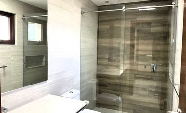 Venta de Casa con 3 Habitaciones en Cumbayá