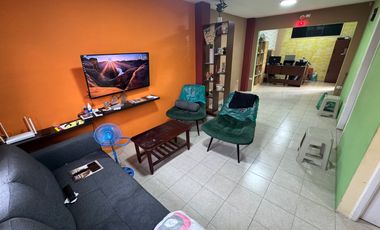 En venta casa de 3 dormitorios en urb.Bosque real 2 en Milagro.