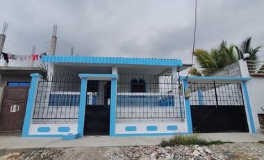 Casa de una planta remodelada en venta Ballenita, Santa Elena