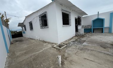 Casa de una planta remodelada en venta Ballenita, Santa Elena