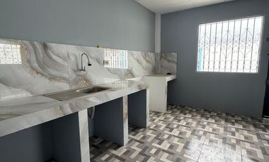 Casa de una planta remodelada en venta Ballenita, Santa Elena