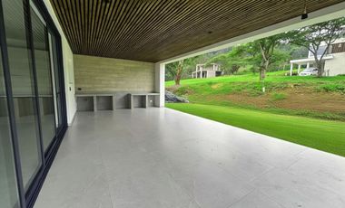 Hermosa Casa de Venta en Tumbaco! por Estrenar!