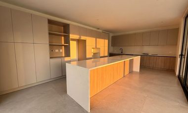 Hermosa Casa de Venta en Tumbaco! por Estrenar!