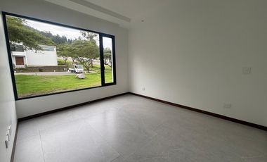 Hermosa Casa de Venta en Tumbaco! por Estrenar!