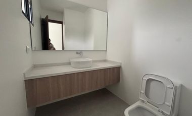 Hermosa Casa de Venta en Tumbaco! por Estrenar!