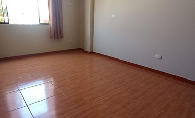 SE VENDE CASA DE 3 PISOS + AZOTEA CON 2 COCHERAS  +07 DORMITORIOS +05 BAÑOS  A MINUTOS DEL MALL PURUCHUCO