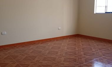 SE VENDE CASA DE 3 PISOS + AZOTEA CON 2 COCHERAS  +07 DORMITORIOS +05 BAÑOS  A MINUTOS DEL MALL PURUCHUCO