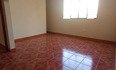 SE VENDE CASA DE 3 PISOS + AZOTEA CON 2 COCHERAS  +07 DORMITORIOS +05 BAÑOS  A MINUTOS DEL MALL PURUCHUCO