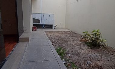 SE VENDE CASA DE 3 PISOS + AZOTEA CON 2 COCHERAS  +07 DORMITORIOS +05 BAÑOS  A MINUTOS DEL MALL PURUCHUCO