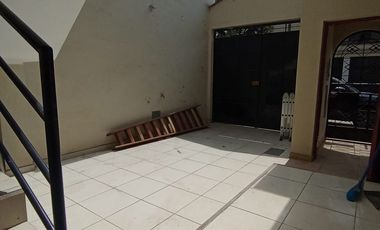 SE VENDE CASA DE 3 PISOS + AZOTEA CON 2 COCHERAS  +07 DORMITORIOS +05 BAÑOS  A MINUTOS DEL MALL PURUCHUCO