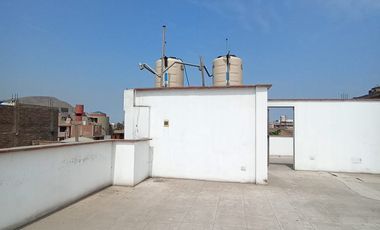 SE VENDE CASA DE 3 PISOS + AZOTEA CON 2 COCHERAS  +07 DORMITORIOS +05 BAÑOS  A MINUTOS DEL MALL PURUCHUCO
