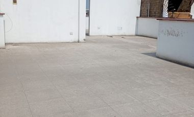 SE VENDE CASA DE 3 PISOS + AZOTEA CON 2 COCHERAS  +07 DORMITORIOS +05 BAÑOS  A MINUTOS DEL MALL PURUCHUCO