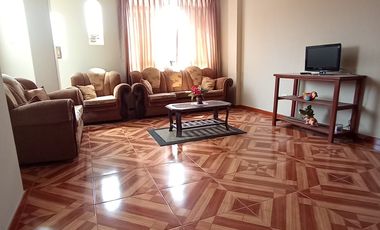 SE VENDE CASA DE 3 PISOS + AZOTEA CON 2 COCHERAS  +07 DORMITORIOS +05 BAÑOS  A MINUTOS DEL MALL PURUCHUCO