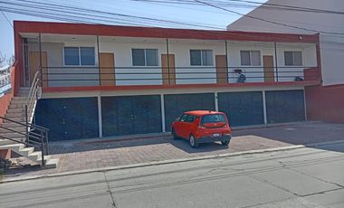 Renta local o bodega a pie de calle, en pequeña plaza, Cuautlancingo