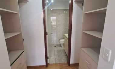 Departamento impecable de 3 dormitorios de buen tamano a pasos del parque.