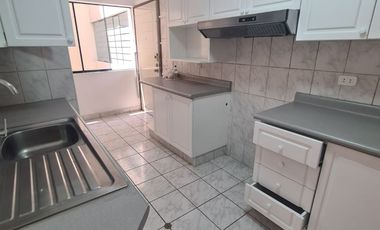 Departamento impecable de 3 dormitorios de buen tamano a pasos del parque.